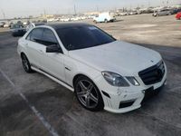 używany Mercedes E63 AMG 6.2dm 518KM 2010r. 202 357km