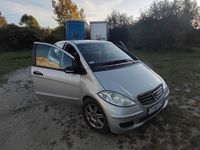 Używany Mercedes 180 2005 Srebrny Sedan/Limuzyna
