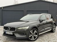 Używany Volvo V60 CC 250 KM (183 kW) 2022 Inny (metalik) Kombi