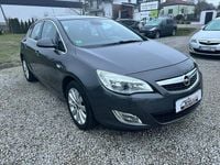 Używany Opel Astra Cosmo 140 KM (102 kW) 2010 Szary Hatchback