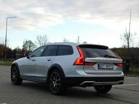 Używany Volvo V90 320 KM (235 kW) 2017 Czarny (metalik) Kombi