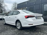 Używany Skoda Octavia 115 KM (84 kW) 2022 Biały (metalik) Sedan/Limuzyna