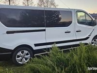 używany Renault Trafic 2016r oryginalny przebieg i lakier 2x przesuwnych drzwi 6os