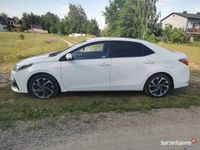 Używany Toyota Corolla Premium 132 KM (97 kW) 2017 Biały Sedan/Limuzyna