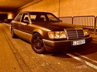 używany Mercedes E280 W124