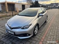 Używany Toyota Auris 2018 Srebrny Sedan/Limuzyna