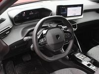 Używany Peugeot 2008 Allure 130 KM (95 kW) 2023 Czerwony SUV