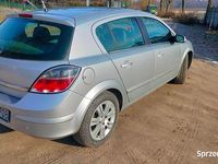 Używany Opel Astra 90 KM (66 kW) 2007 Srebrny Hatchback