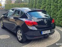 Używany Opel Astra 101 KM (74 kW) 2010 Czarny (metalik) Hatchback