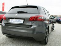 używany Peugeot 308 1.2dm 130KM 2017r. 72 000km