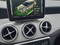 Używany Mercedes CLA180 2015 Srebrny Sedan/Limuzyna