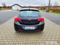 Używany Opel Astra 115 KM (84 kW) 2010 Czarny Hatchback