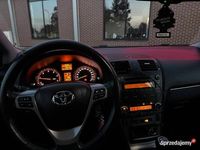 Używany Toyota Avensis 126 KM (92 kW) 2009 Srebrny Sedan/Limuzyna