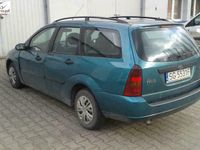 używany Ford Focus 1.8dm 90KM 2000r. 242 000km