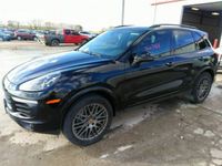 używany Porsche Cayenne 2017, 3.6L, 4x4, porysowany lakier