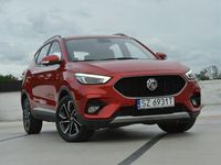 Używany MG ZS 106 KM (77 kW) 2023 Czerwony Sedan/Limuzyna