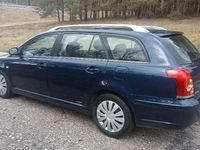 używany Toyota Avensis kombi