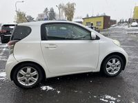 używany Toyota iQ iQ2009r. 1,4 diesel Biała perła