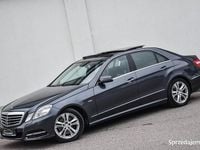 Używany Mercedes E350 Avantgarde 231 KM (169 kW) 2010 Granatowy Sedan/Limuzyna