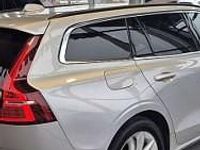 używany Volvo V60 II B4 Core 2.0 B4 Core (197KM) Kamera o zasięgu 360°