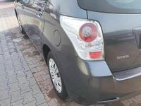 Używany Toyota Verso 126 KM (92 kW) 2009 Szary Minivan