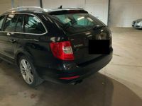 Używany Skoda Superb Elegance 2014 Czarny Kombi