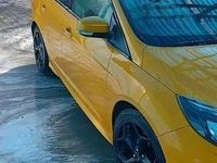 Używany Ford Focus ST 2013 Żółty Kombi