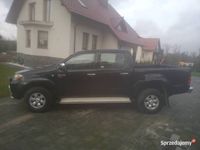 używany Toyota HiLux 2.5 2007r. 4x4 klimatyzacja 5 osobowy