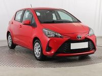 Używany Toyota Yaris 69 KM (50 kW) 2017 Czerwony Hatchback
