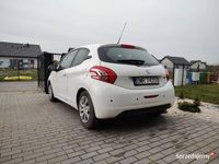 używany Peugeot 208 1.2 benzyna | dotykowy ekran | nowy rozrząd