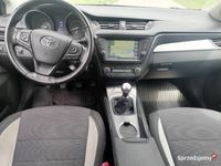 używany Toyota Avensis 