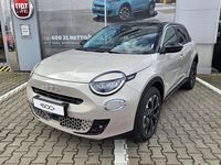 Nowe Fiat 600 La Prima 145 KM (106 kW) 2025 Lakier metalizowany kremowy cappucino z dachem w kolorze czarny cinema Hatchback