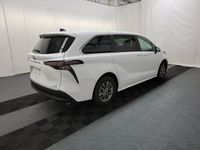 używany Toyota Sienna 2.5dm 189KM 2023r. 20 584km