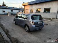 Używany Toyota Verso 132 KM (97 kW) 2011 Szary Minivan