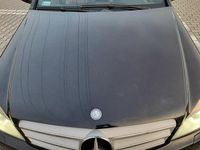 używany Mercedes C320 