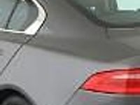 Używany Jaguar XE Prestige 163 KM (119 kW) 2017 Szary Sedan/Limuzyna