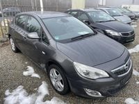 Używany Opel Astra 101 KM (74 kW) 2010 Grafitowy metalik Hatchback