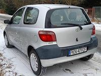 Używany Toyota Yaris 1999 Srebrny Hatchback