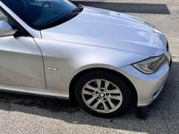 Używany BMW 320 2010 Srebrny Kombi