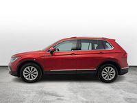 Używany VW Tiguan Life 150 KM (110 kW) 2022 Czerwony SUV