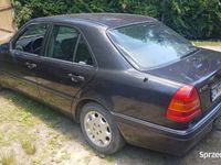 używany Mercedes C180 