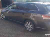 Używany Toyota Avensis 2011 Srebrny Kombi