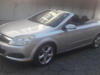 używany Opel Astra Cabriolet 1.9dm 150KM 2008r. 188 400km