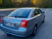 używany Toyota Avensis 