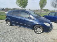 używany Mercedes B150 1.5dm 95KM 2007r. 126 000km