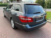 używany Mercedes E200 1.8dm 184KM 2011r. 192 953km