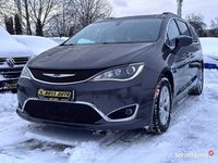 Używany Chrysler Pacifica 2017 Czarny Minivan