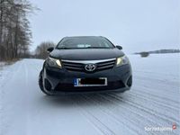używany Toyota Avensis kombi 2013