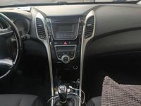 Używany Hyundai i30 2014 Brązowobeżowy Hatchback