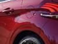 Używany Peugeot 208 Allure 110 KM (80 kW) 2015 Bordowy Hatchback